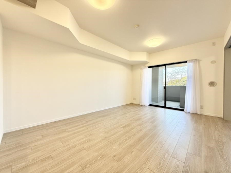 ���r���O �������z�������˂����ޖ��邢LDK�͉Ƒ��ł̂�т芰���܂�  