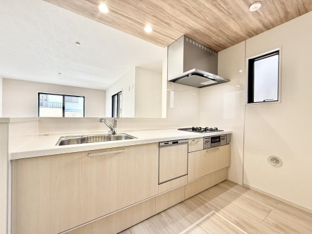 �L�b�`�� ���邳�ƊJ���������Ղ�ȃL�b�`���I  