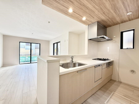 �L�b�`�� ����������̂ŁA���邳�ƊJ���������Ղ�ȃL�b�`���I  