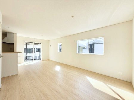 ���r���O ����