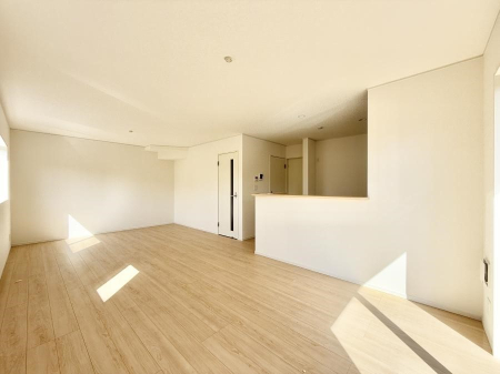 ���r���O ����