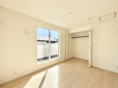 �Q�� ����