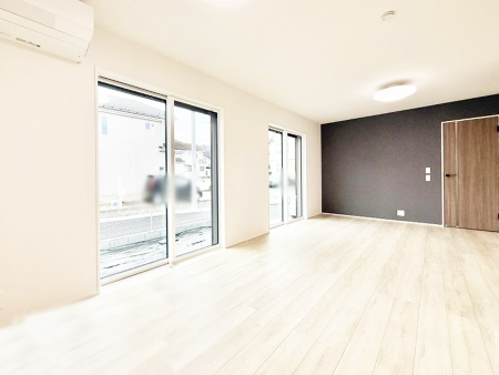 ���̑����� �傫�ȑ�����������薾�邢��Ԃł��������������܂�  