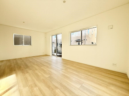 ���̑����� ���������S�n�̂����A���z�̃��r���O