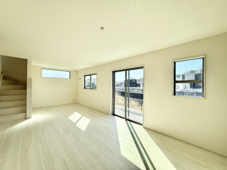 ���r���O ���������S�n�̂����A���z�̃��r���O