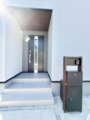 ���� �O�ρ� �V���v���Ŕ������A�Z�܂��̑���ۂ��ʂ錺�ւł�