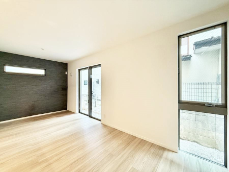 ���r���O ���������S�n�̂����A���z�̃��r���O