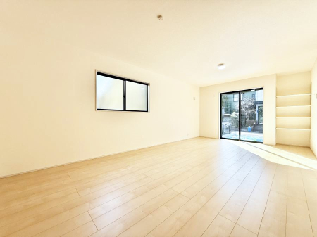 ���r���O ����