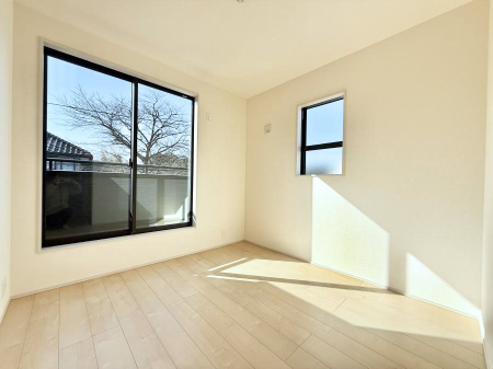 �Q�� ����