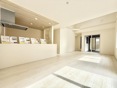 ���̑����� �C���e���A���l����̂��y���݂ȍL�����r���O�ł��I  