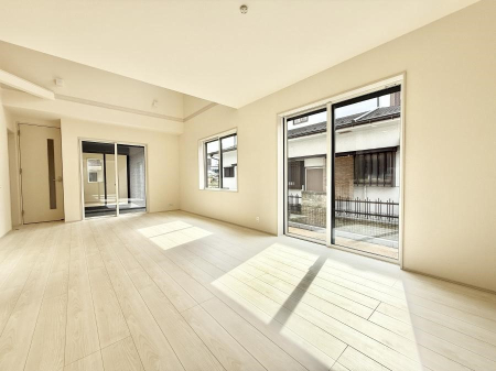 ���r���O ���������R�̌����������݁A���邢��Ԃ��L����܂�