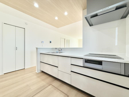 �L�b�`�� �������Ƒ����J��[�߂�A������̂���L�b�`��