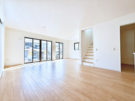 ���r���O �傫�ȑ�����������薾�邢��Ԃł��������������܂�