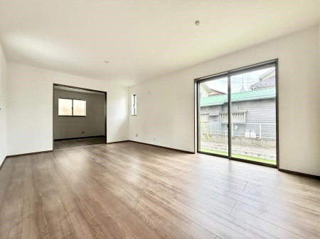 ���r���O �傫�ȑ�����������薾�邢��Ԃł��������������܂�