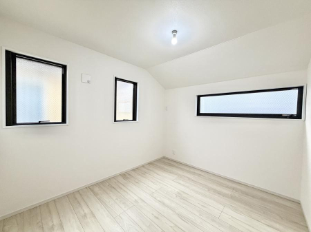 �q������ �������v���C�x�[�g��ԂƂ��ĐÂ��ŗ�������������񋟂��Ă���܂�