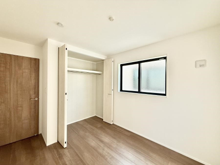 �Q�� ����