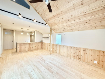 ���r���O ���������q�l�̃��r���O�w�K��e�����[�N�Ȃǂɗ��p�ł���X�^�f�B�J�E���^�[�X�y�[�X������  