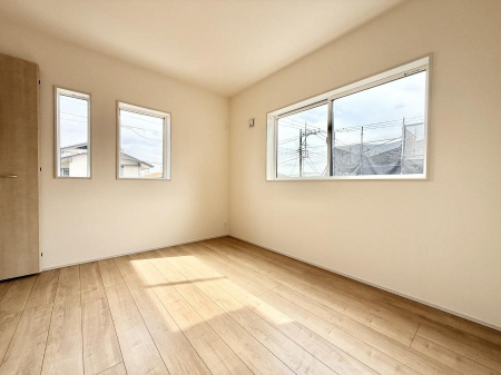 �q������ ������2�ʍ̌��Ŗ��邢�����I  