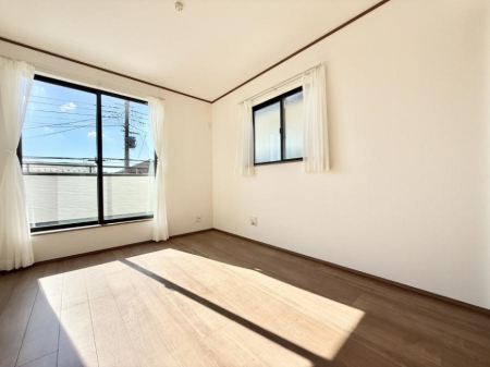 �Q�� �������傫�ȑ��͊J����������A���邳�ʕ��o�b�`���ł�