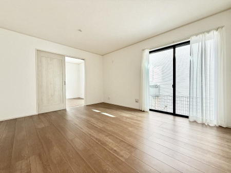 ���r���O ����