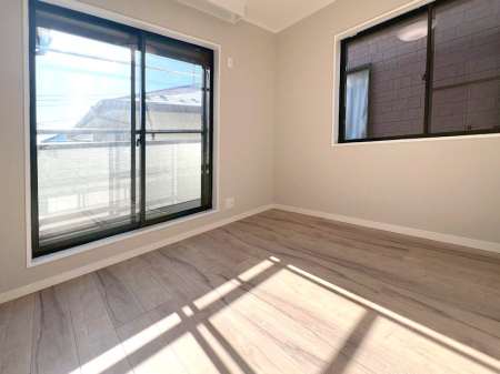 �Q�� �傫�ȑ��͊J����������A���邳�ʕ��o�b�`���ł�