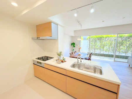 �L�b�`�� ��b���[�܂�ΖʃL�b�`���I�Ƒ��Ƃ̉�b���͂��݂܂�  