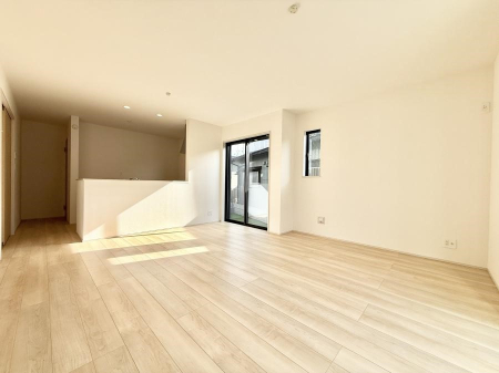 ���r���O ���������났�ƏΊ炪�W�܂�A�S���܂郊�r���O