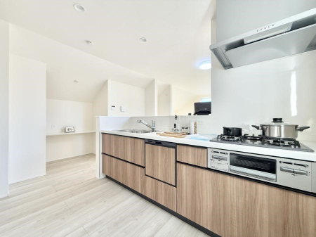 �L�b�`�� ��b���[�܂�ΖʃL�b�`���I�Ƒ��Ƃ̉�b���͂��݂܂�  