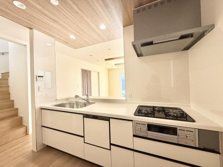 �L�b�`�� �������Ƒ����J��[�߂�A������̂���L�b�`��