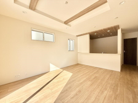 ���r���O ���������S�n�̂����A���z�̃��r���O