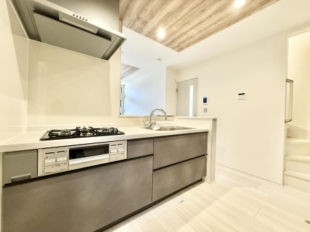 �L�b�`�� �������Ƒ����J��[�߂�A������̂���L�b�`��