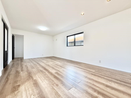 ���r���O ���������S�n�̂����A���z�̃��r���O