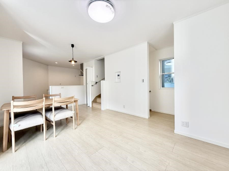 ���r���O ���������R�Ɖ�b�����܂��A�S�n�悢�ЂƂƂ�