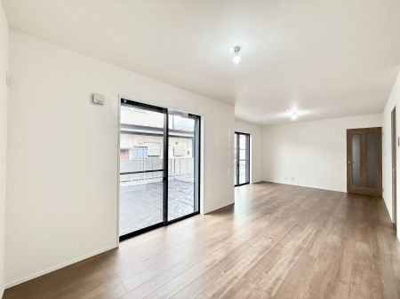 ���r���O ���������R�Ɖ�b�����܂��A�S�n�悢�ЂƂƂ�