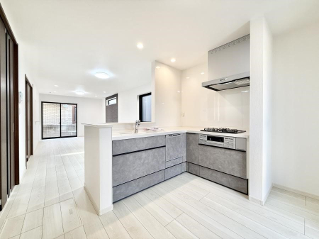 �L�b�`�� ���邳�ƊJ���������Ղ�ȃL�b�`���I  