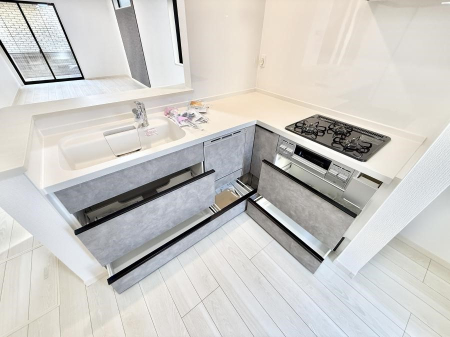 �L�b�`�� ���[�͖L�x�ȃV�X�e���L�b�`���ł��I