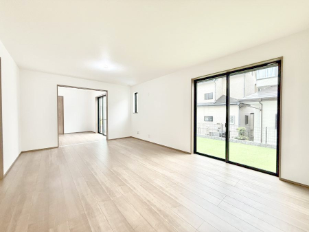 ���r���O ���������R�̌����������݁A���邢��Ԃ��L����܂�