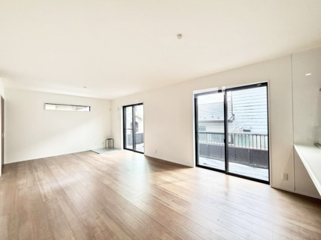 ���r���O �����������������Ɠ��ʂɂ���A�e���̋��