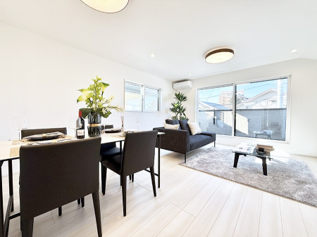 ���r���O ���������R�̌����������݁A���邢��Ԃ��L����܂�