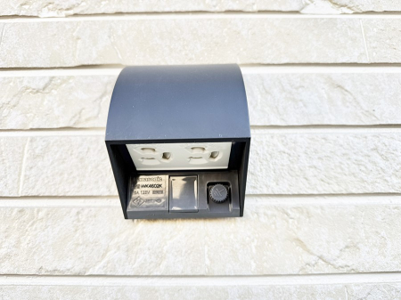 ���̑����� �ݔ������O�ɓd���R���Z���g������΁A�������@�ő���O�ǂ�|������ȂǕ֗��ł��B