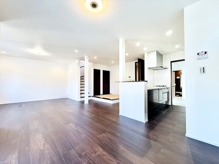 ���r���O ���������S�n�̂����A���z�̃��r���O