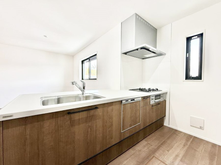 �L�b�`�� ����������̂ŁA���邳�ƊJ���������Ղ�ȃL�b�`���I  