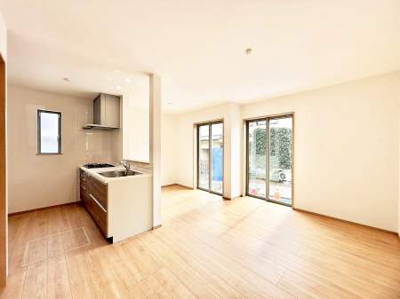 ���r���O ���������S�n�̂����A���z�̃��r���O