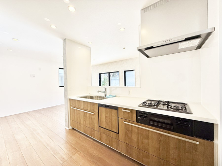 �L�b�`�� ��b���[�܂�ΖʃL�b�`���I�Ƒ��Ƃ̉�b���͂��݂܂�  