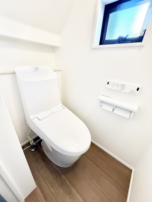 �g�C�� ���邭����������g�C��  