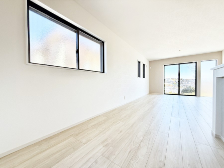 ���r���O ���������났�ƏΊ炪�W�܂�A�S���܂郊�r���O