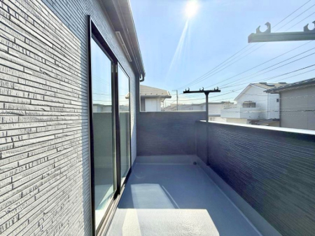 �o���R�j�[ ������ �G�߂̈ڂ낢����������J���I�ȋ�Ԃł�