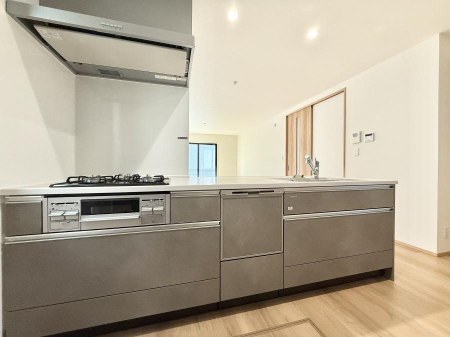 �L�b�`�� ��b���[�܂�ΖʃL�b�`���I�Ƒ��Ƃ̉�b���͂��݂܂�  