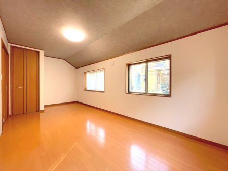 �q������ �������傫�ȃx�b�h2��u���Ă��]�T�̂���9���̍L�X��Q��  