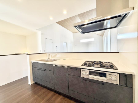 �L�b�`�� ��b���[�܂�ΖʃL�b�`���I�Ƒ��Ƃ̉�b���͂��݂܂�  